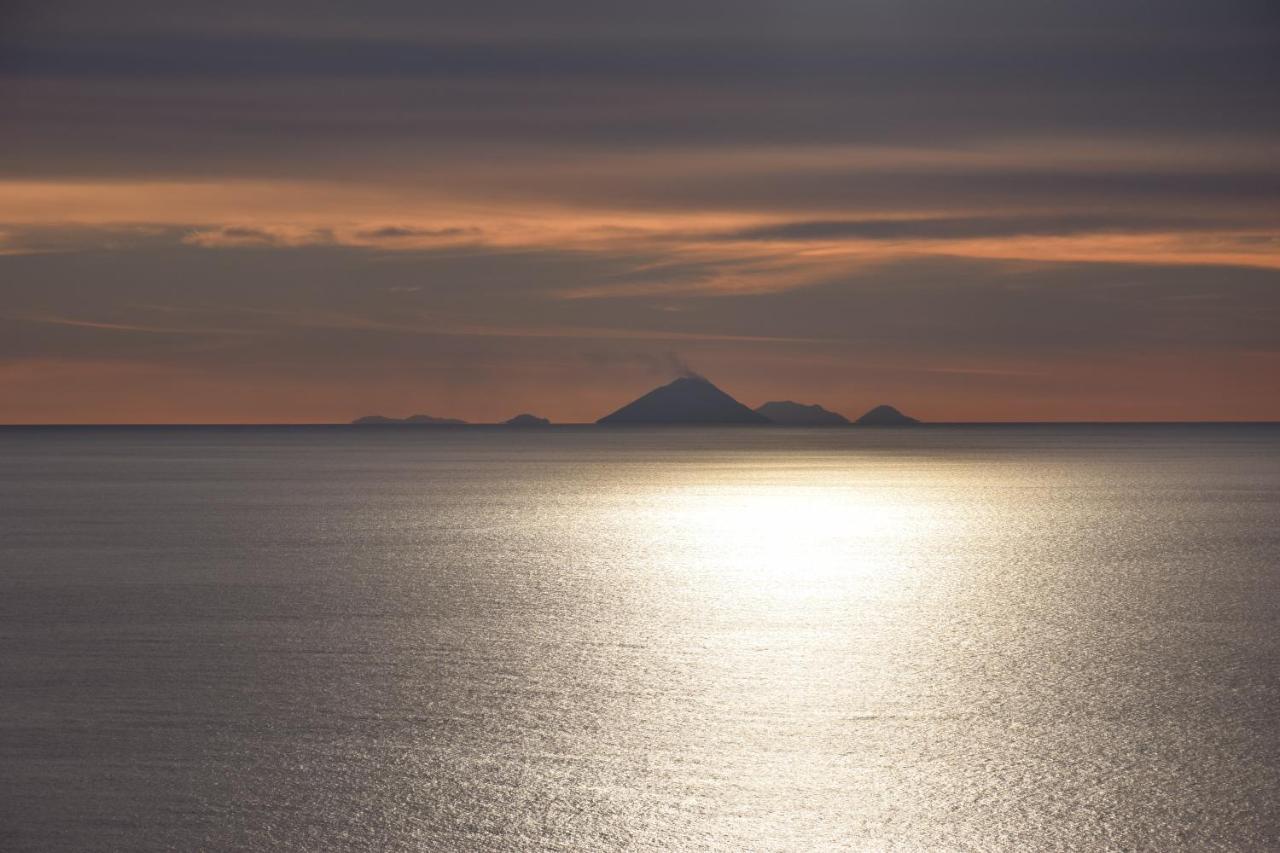 Al Chiaro Di Luna Paola Bagian luar foto